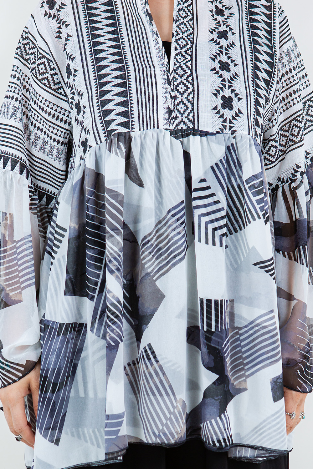 5926TOP Black/White - Image 6