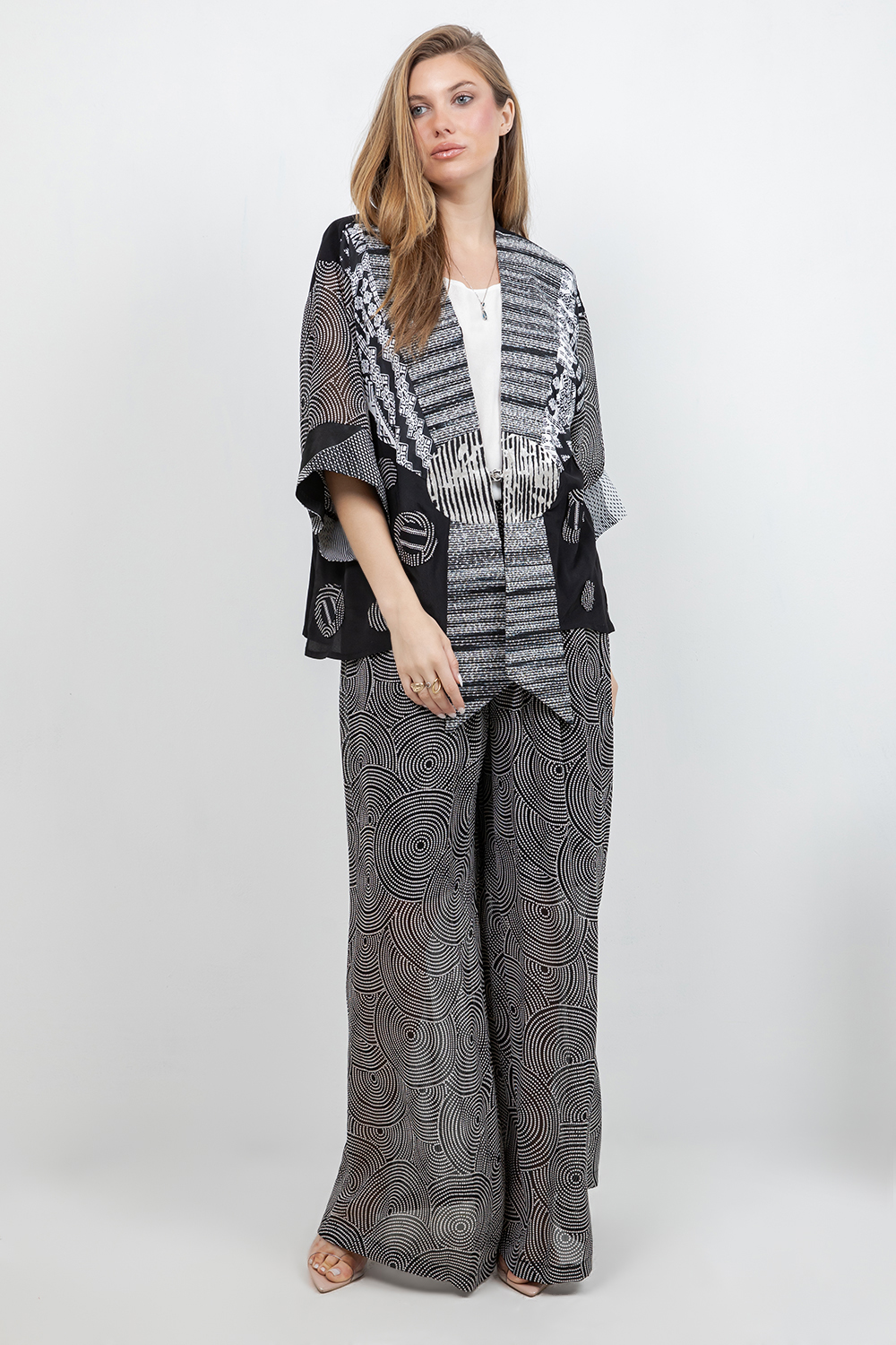 6190J Blk/Wht - Image 3