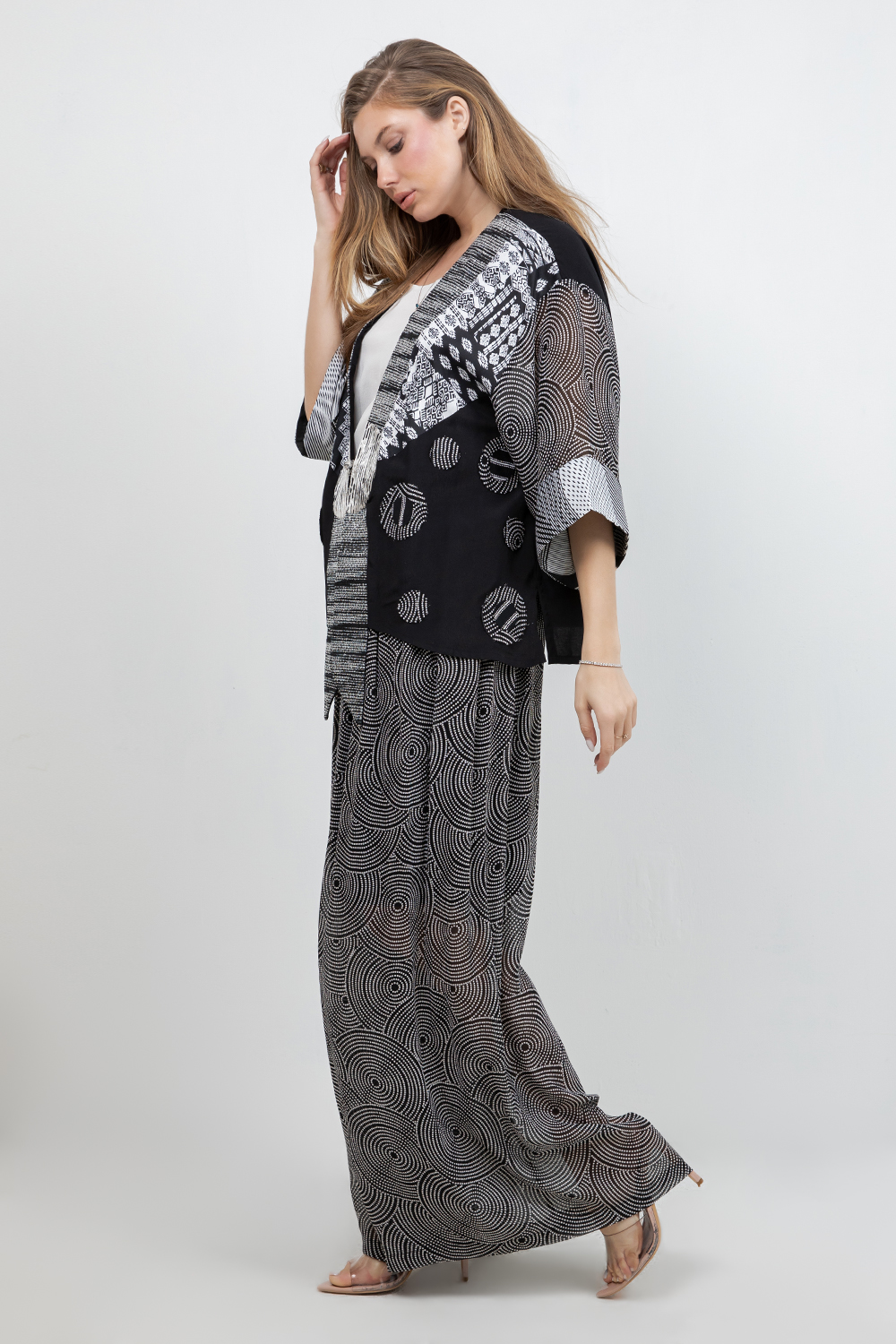 6190J Blk/Wht - Image 4